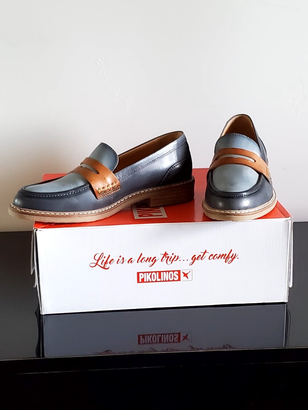 Pikolinos "Aldaya" Ocean Blue Colorblock Leather Loafers 1.2" Heel 8.5 NWOT